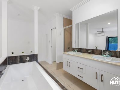 16 Conway Close, Bentley Park