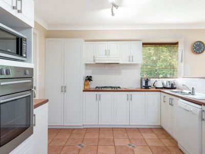 24 Tindals Crescent, Hannans