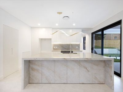 7 Frensham Place, Dural