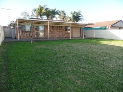 10 Albatross Avenue, Hinchinbrook