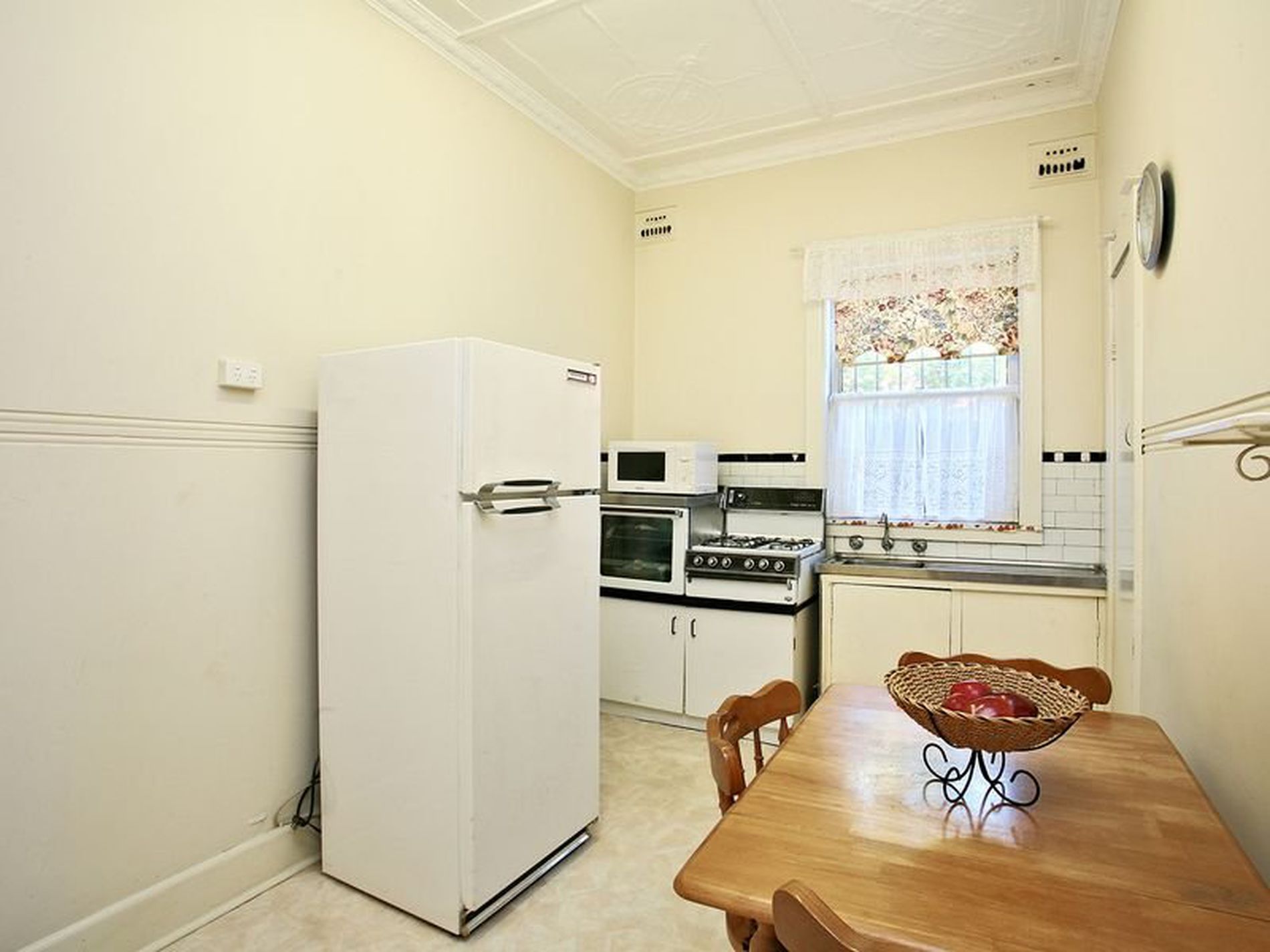 38 Dalmeny Avenue, Rosebery