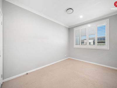 48 Oaklands Circuit, Gregory Hills
