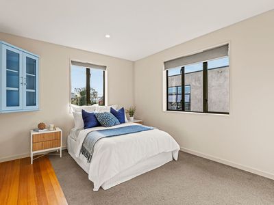 2 / 384 Madras Street, City Centre