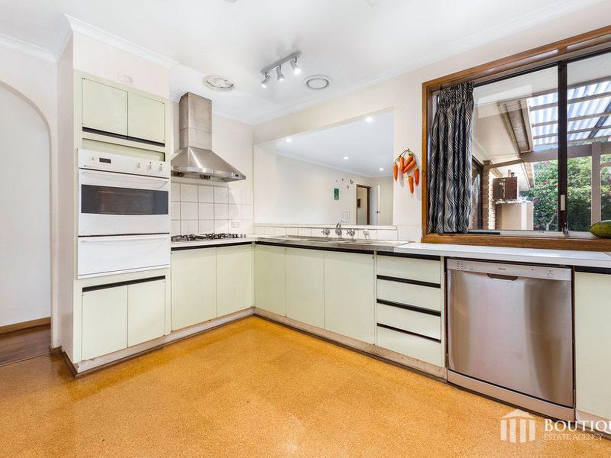2 Hampton Court, Dandenong North