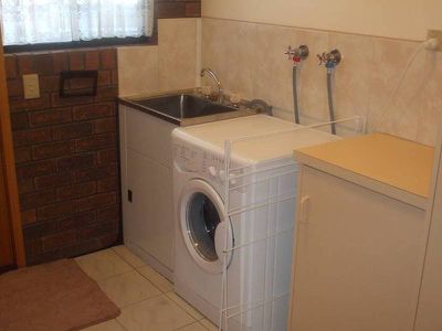 1 Davis Drive, Horsham