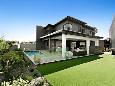 8 Langsford Crescent, Maroochydore