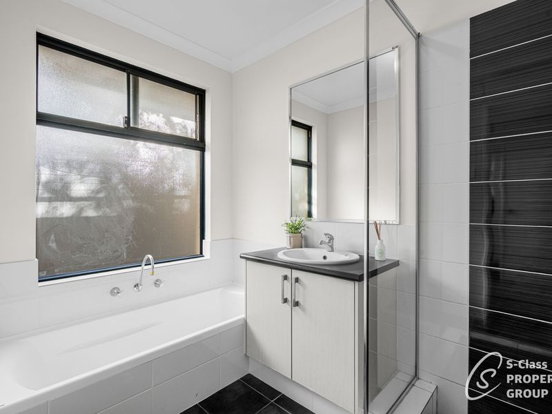 1 Albizia Grove, Byford