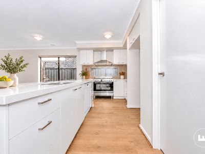 13 Roundtop Road, Truganina