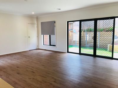 1 / 483 High Street Road, Mount Waverley