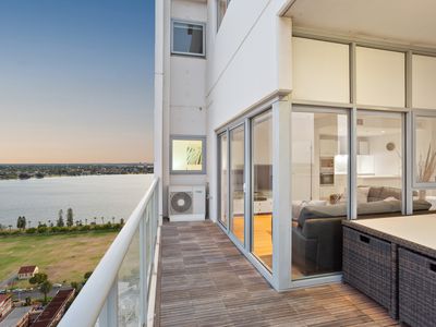2201 / 237 Adelaide Terrace, Perth