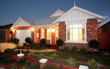 8 Lakeside Drive, Berwick