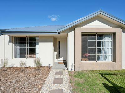 128 Lake Valley Drive, Lakelands
