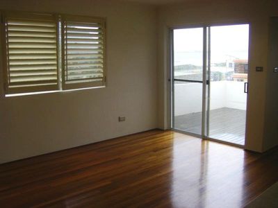 5 / 2 Murranar Road, Towradgi
