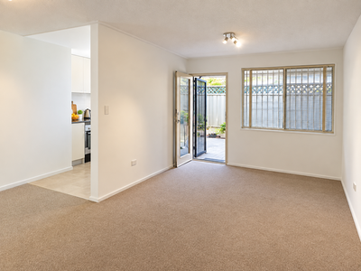 1/19 Queens Road, Westmead