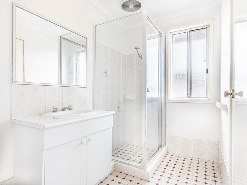 63 Thompson Crescent, Glenwood