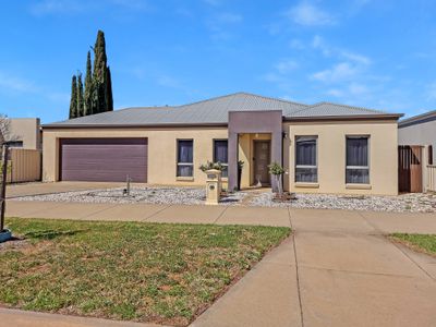 15 Village Way, Swan Hill