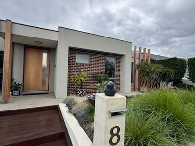 8 Best Street, Cranbourne West