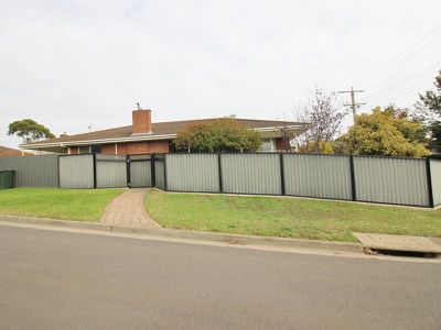 19 Walpole Avenue, Belmont