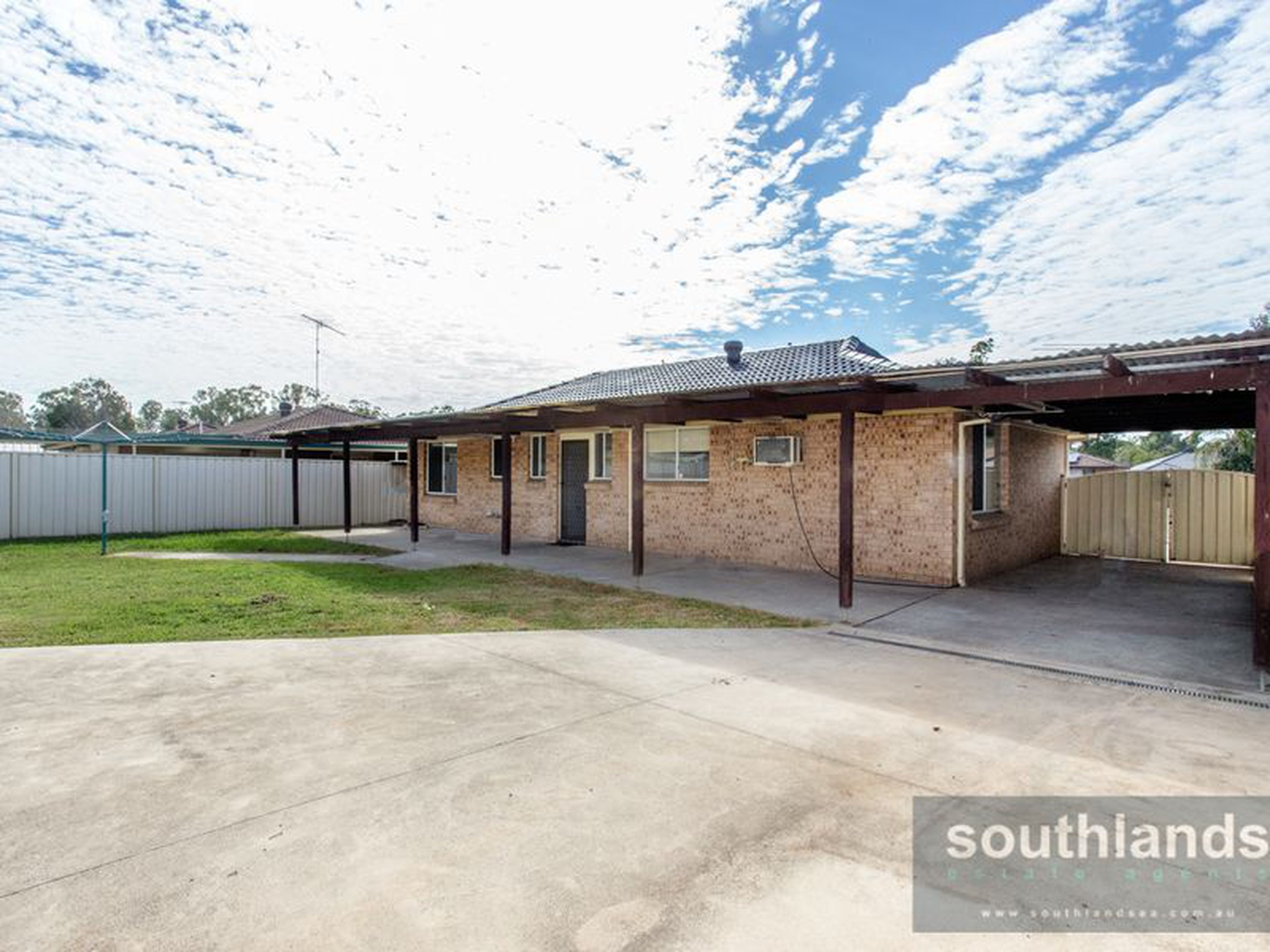 33 Carnation Avenue, CLAREMONT MEADOWS