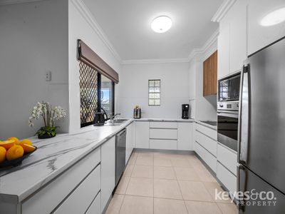 60 Crestbrook Drive, Mount Louisa