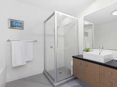 76 Moss Road, Wakerley