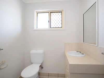 4 / 3 Ribbon Court, Glenella