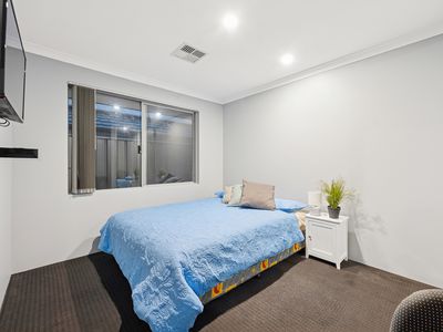 8 Claymore Place, Piara Waters