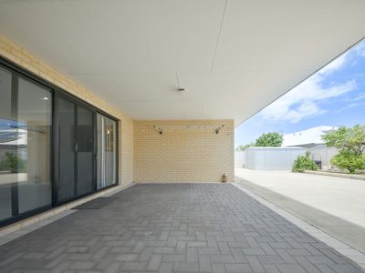 20 Ambleside Parade, Waikiki