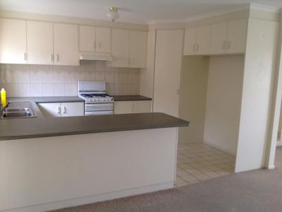 1 / 8 Moulemein Court, Hamlyn Heights