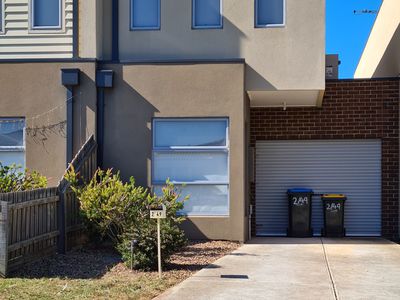 2 / 49 Hope Way, Tarneit
