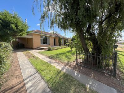 3 Fanning Street, Charlton