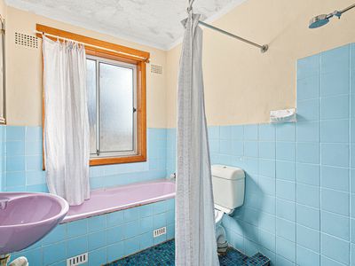 1 / 2 Osborne Parade, Warilla