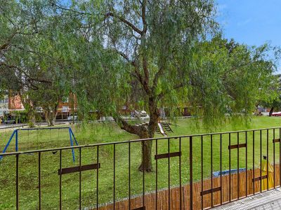 4 / 3 O'Rourke Crescent, Eastlakes