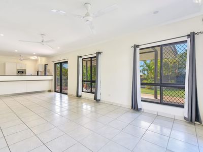 5 Nayler Court, Farrar