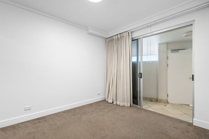 unit 204 / 13 Nicklin Way, Minyama
