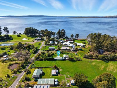8 Beach Road, Middleton