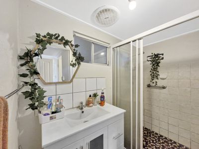 45 Planet Avenue, Atherton