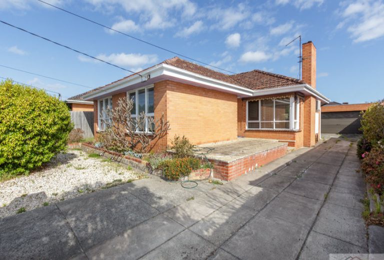 32 Thomasina Street, Bentleigh East