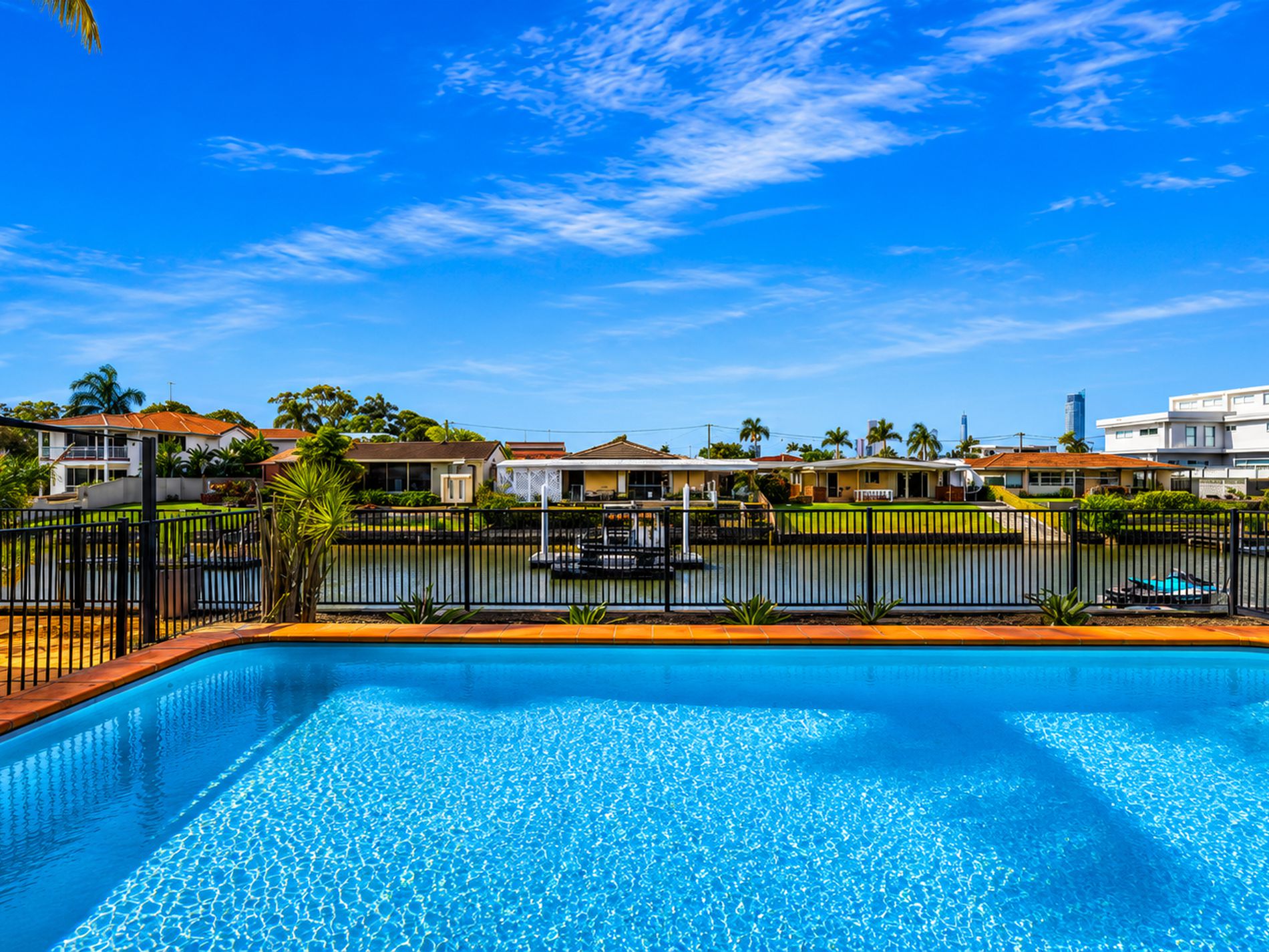 11 Ensenada Ct, Broadbeach Waters