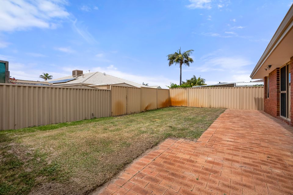 16 Frigate Close, Waikiki