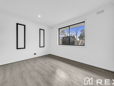 2 / 16-18 Heywood Crescent, Cranbourne North