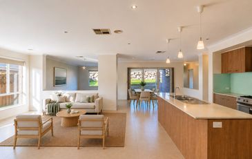 45 Grange Circuit, Beaconsfield