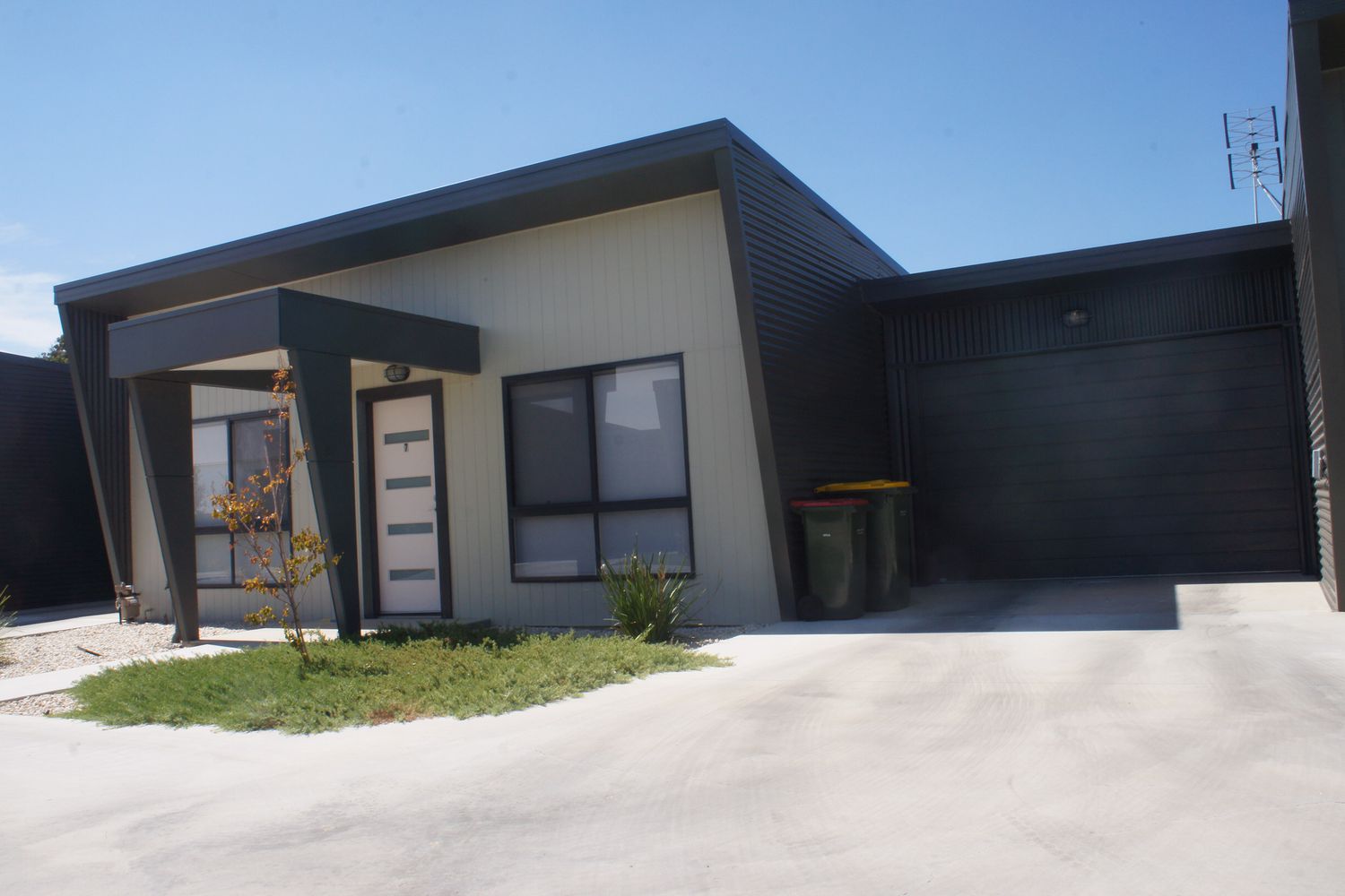 9 / 65 ALEXANDER AVENUE, Horsham