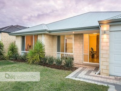 18 Liriope Parkway, Sinagra
