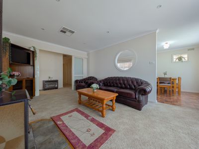 1947 Murray Valley Highway, Lake Charm