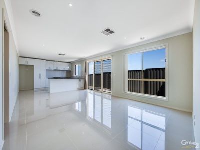 21 Botham Crescent, Pakenham