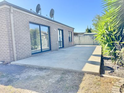 2 Salvinia Street, Manor Lakes