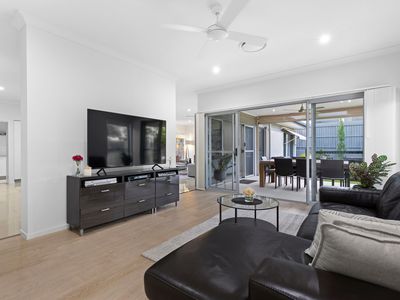 43 Margaret Crescent, Wakerley