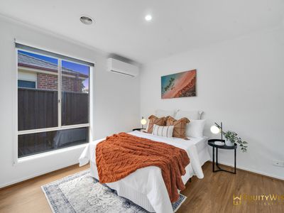 22 Silver Gum Street, Manor Lakes