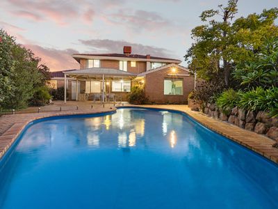 4 Parker Place, Winthrop